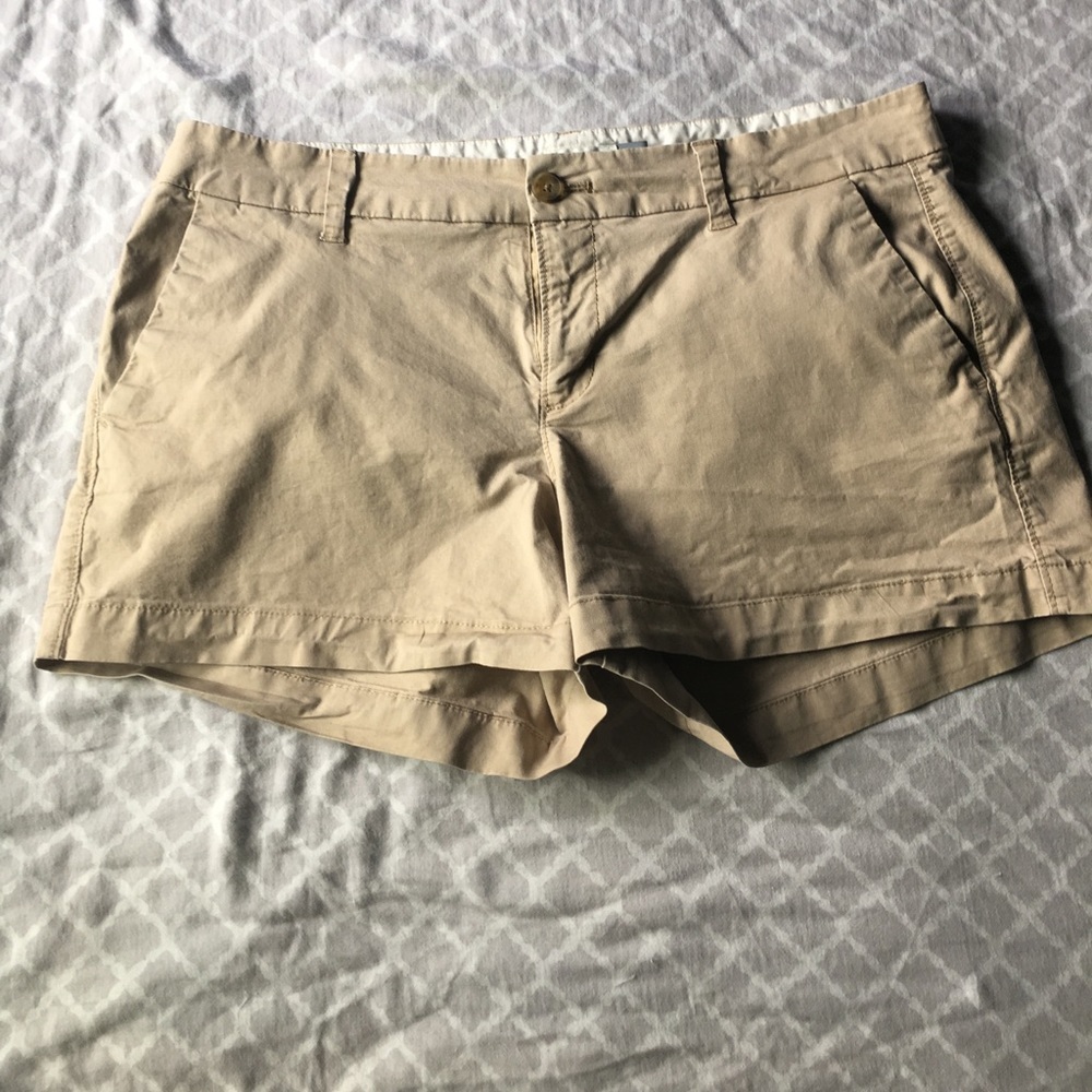 Old Navy khaki shorts - Picture 2 of 6
